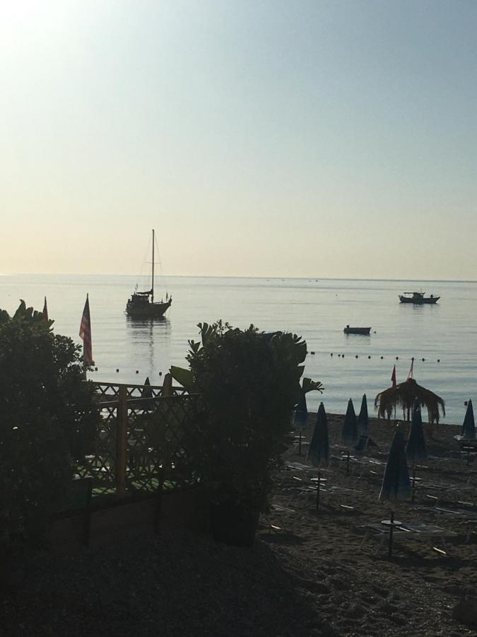 Essenze Di Sicilia Apartment - Letojanni Taormina Luaran gambar